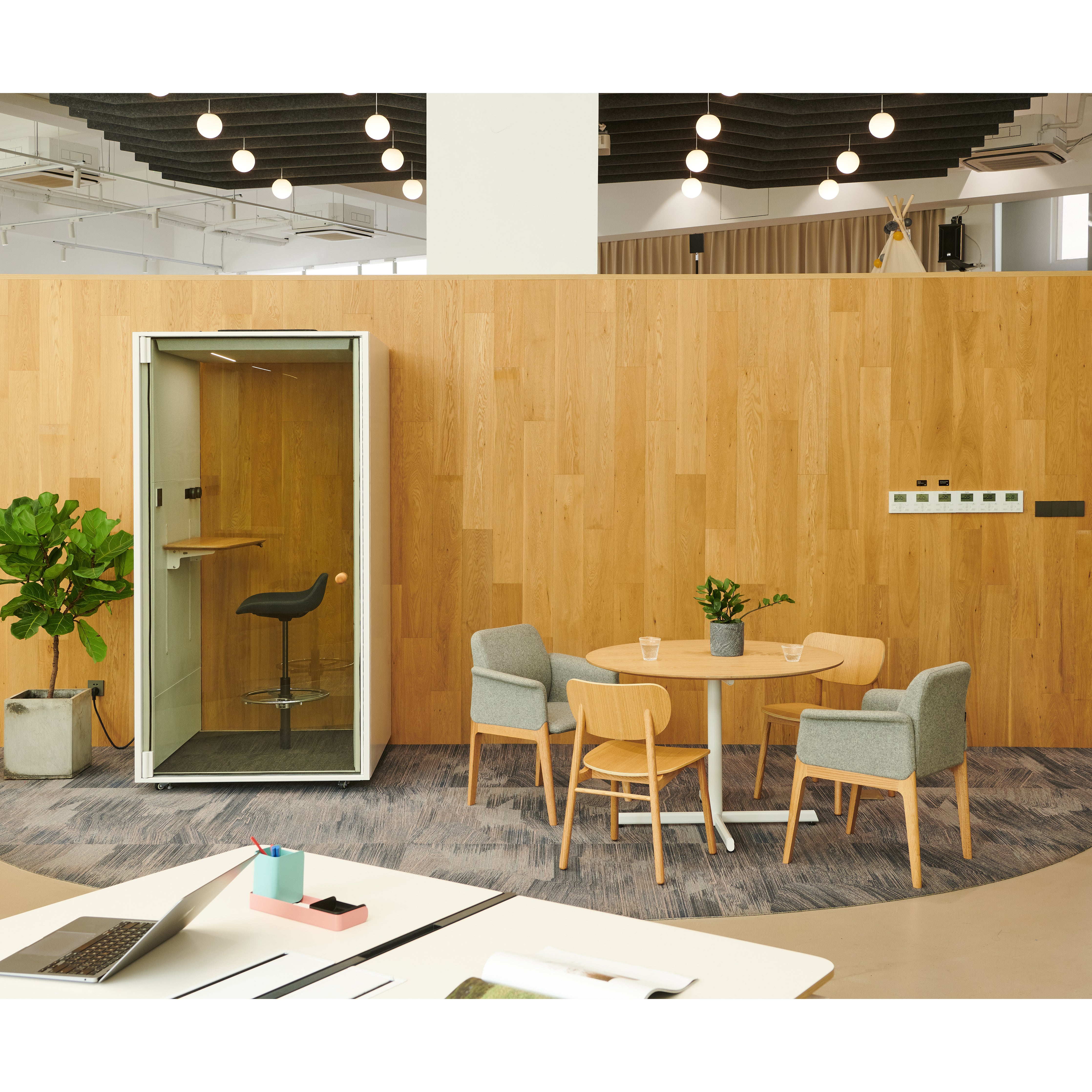 Edge W - Dining Chair
