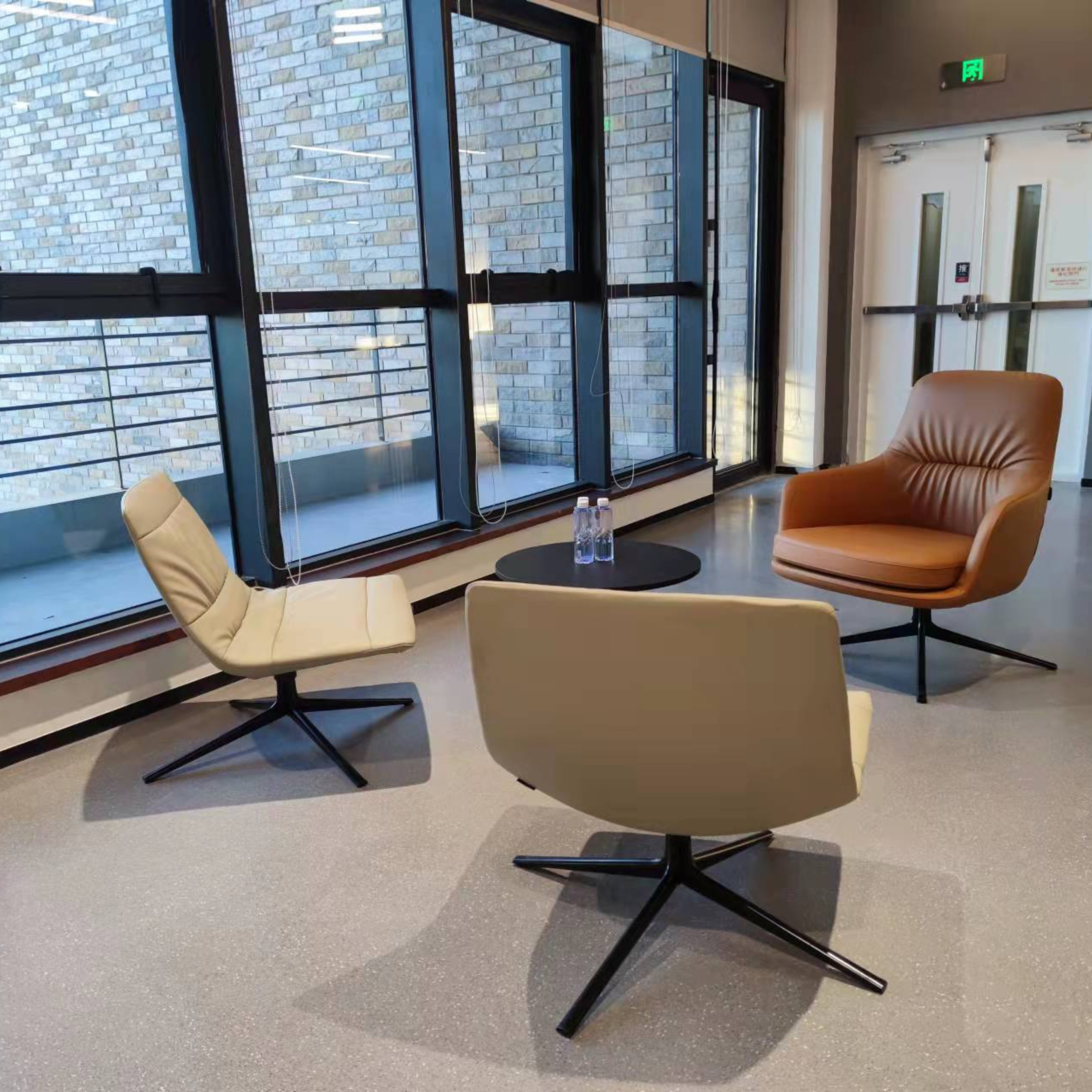 Curve - Lounge Chair