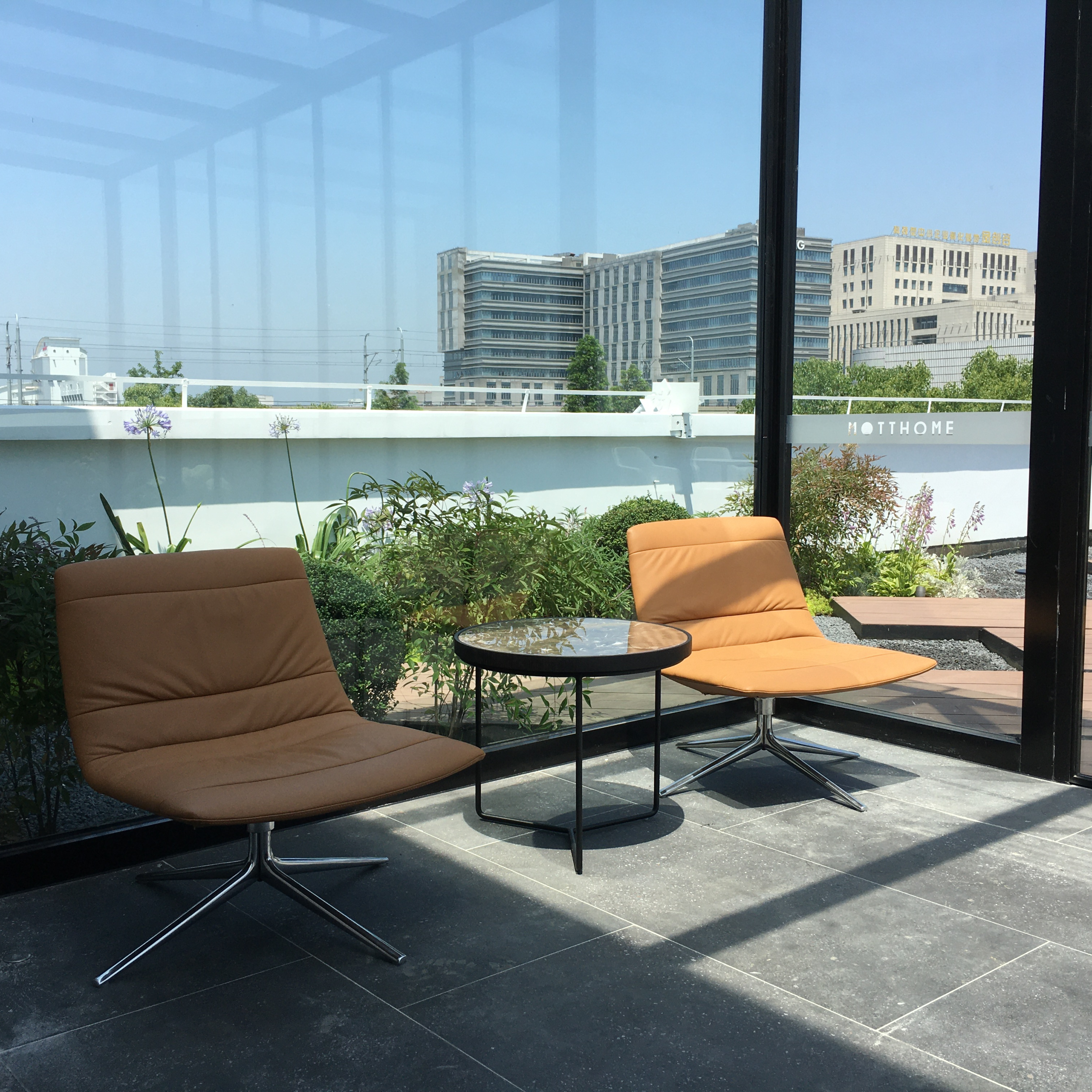 Curve - Lounge Chair