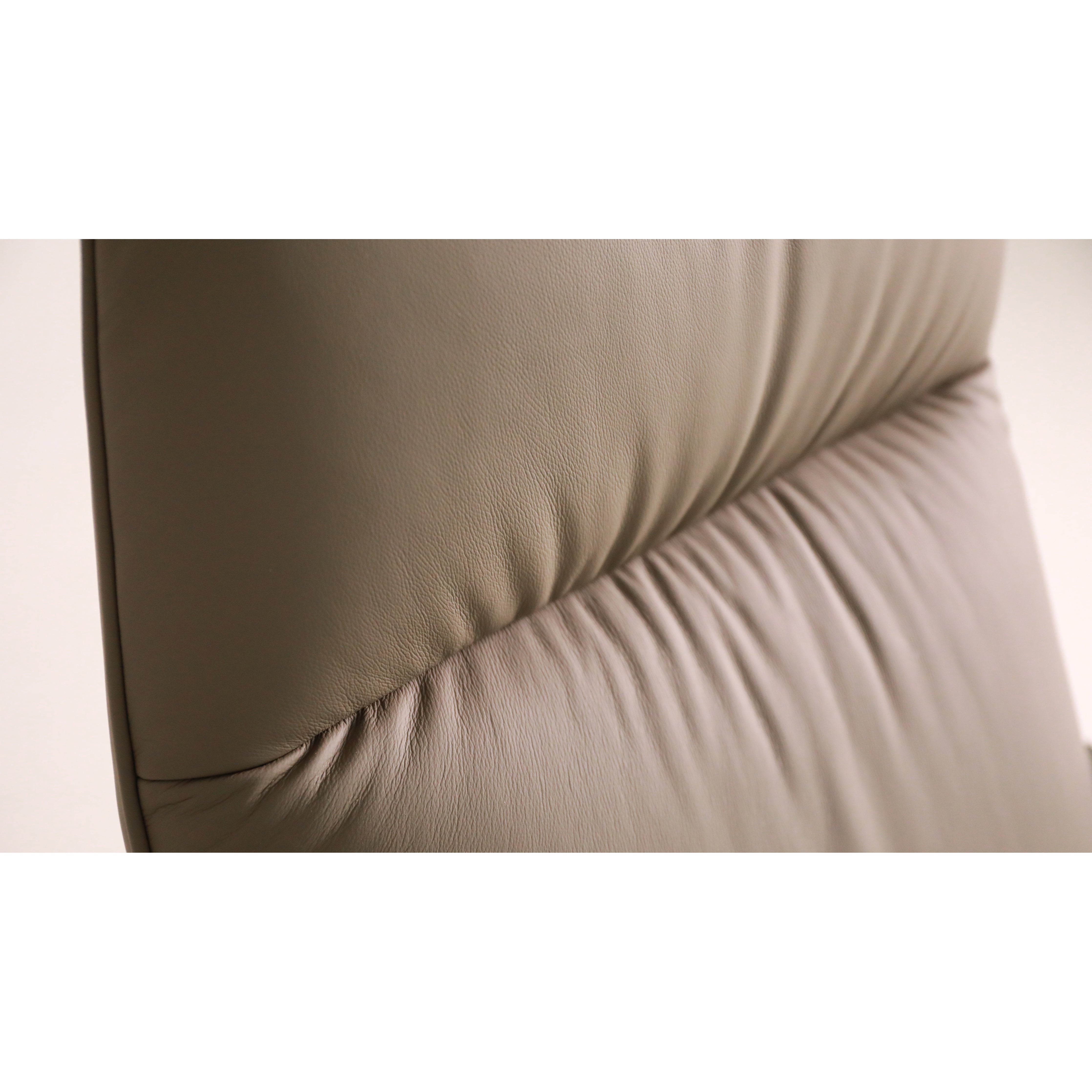 MOTIF - Lounge Chair