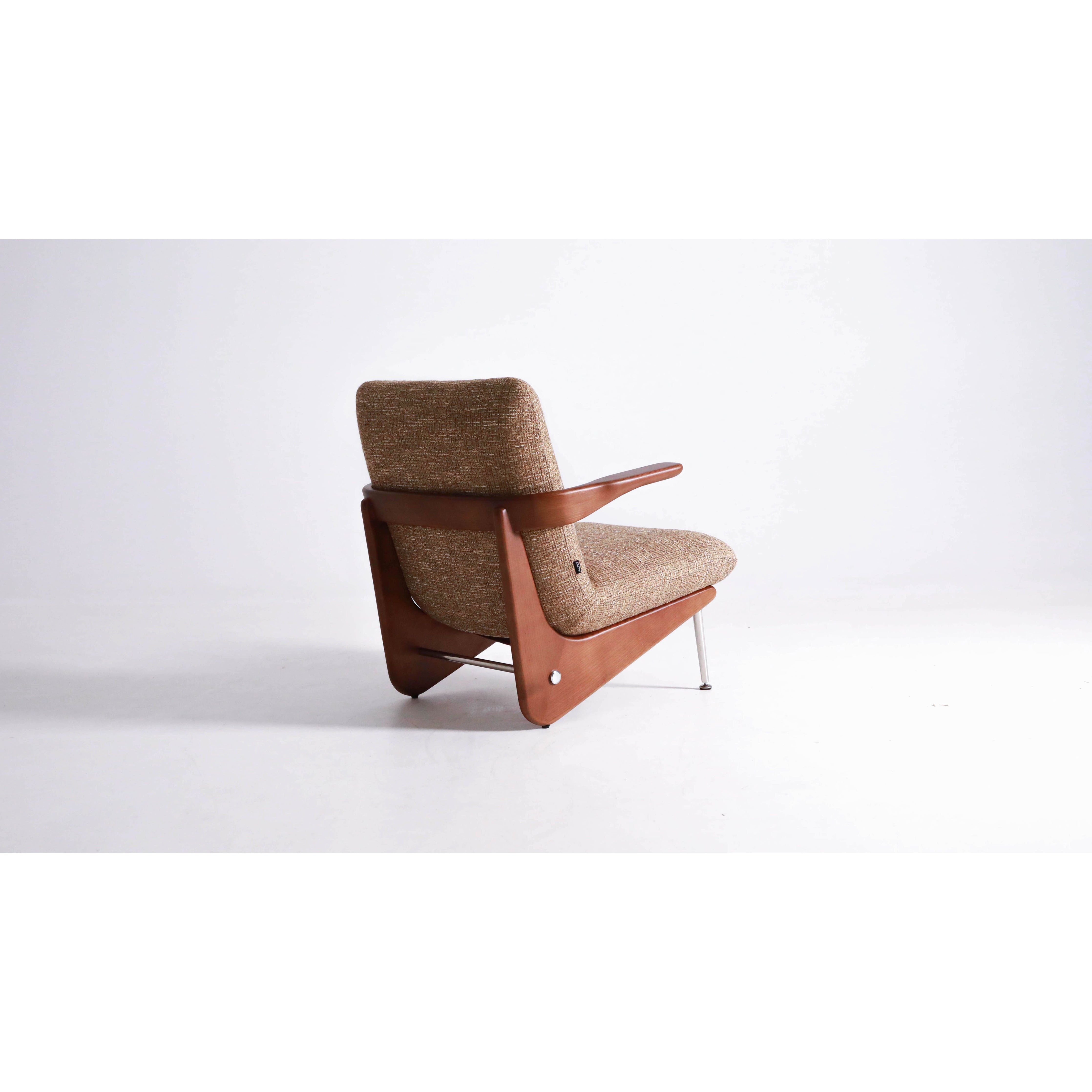 Vesi- Lounge Chair