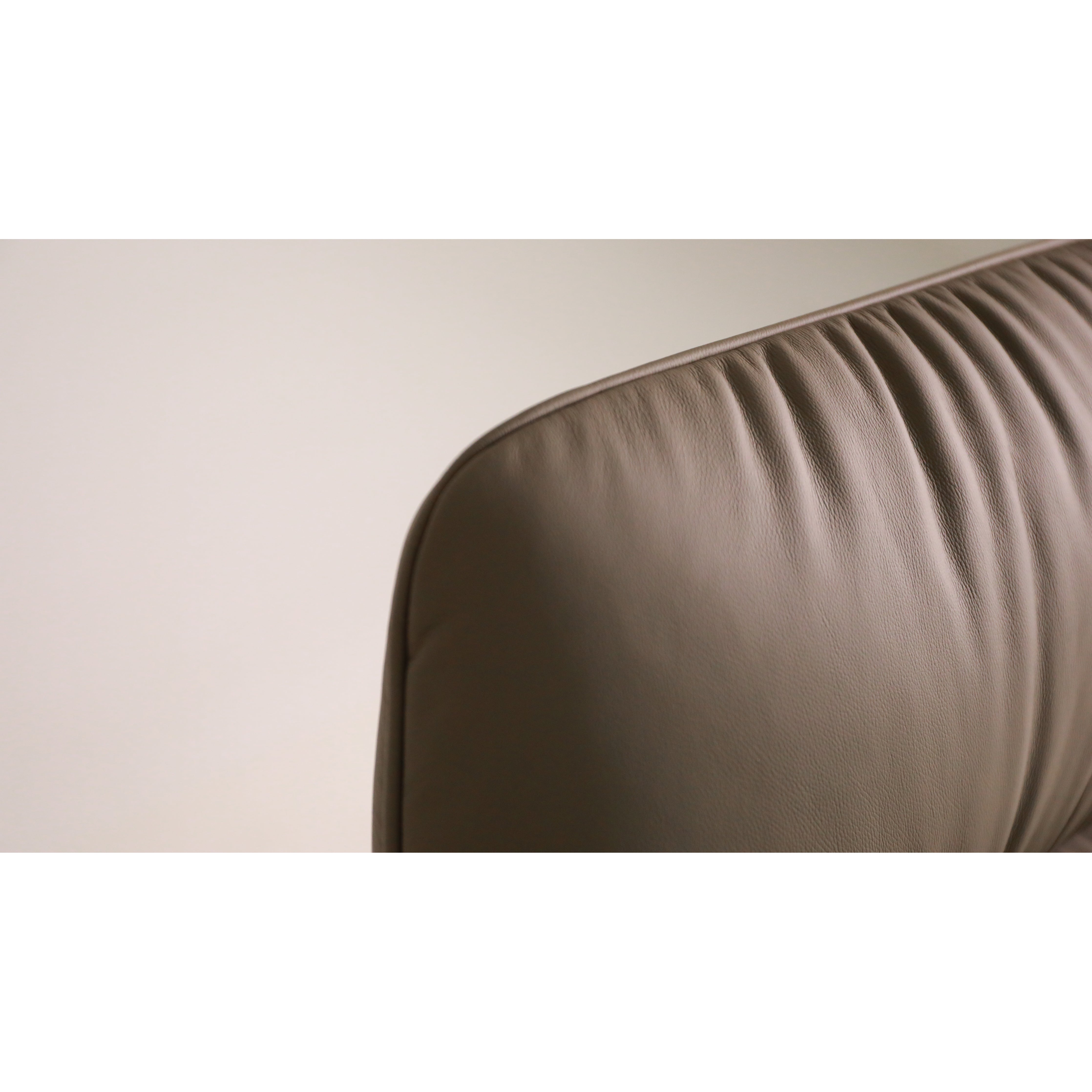 MOTIF - Lounge Chair