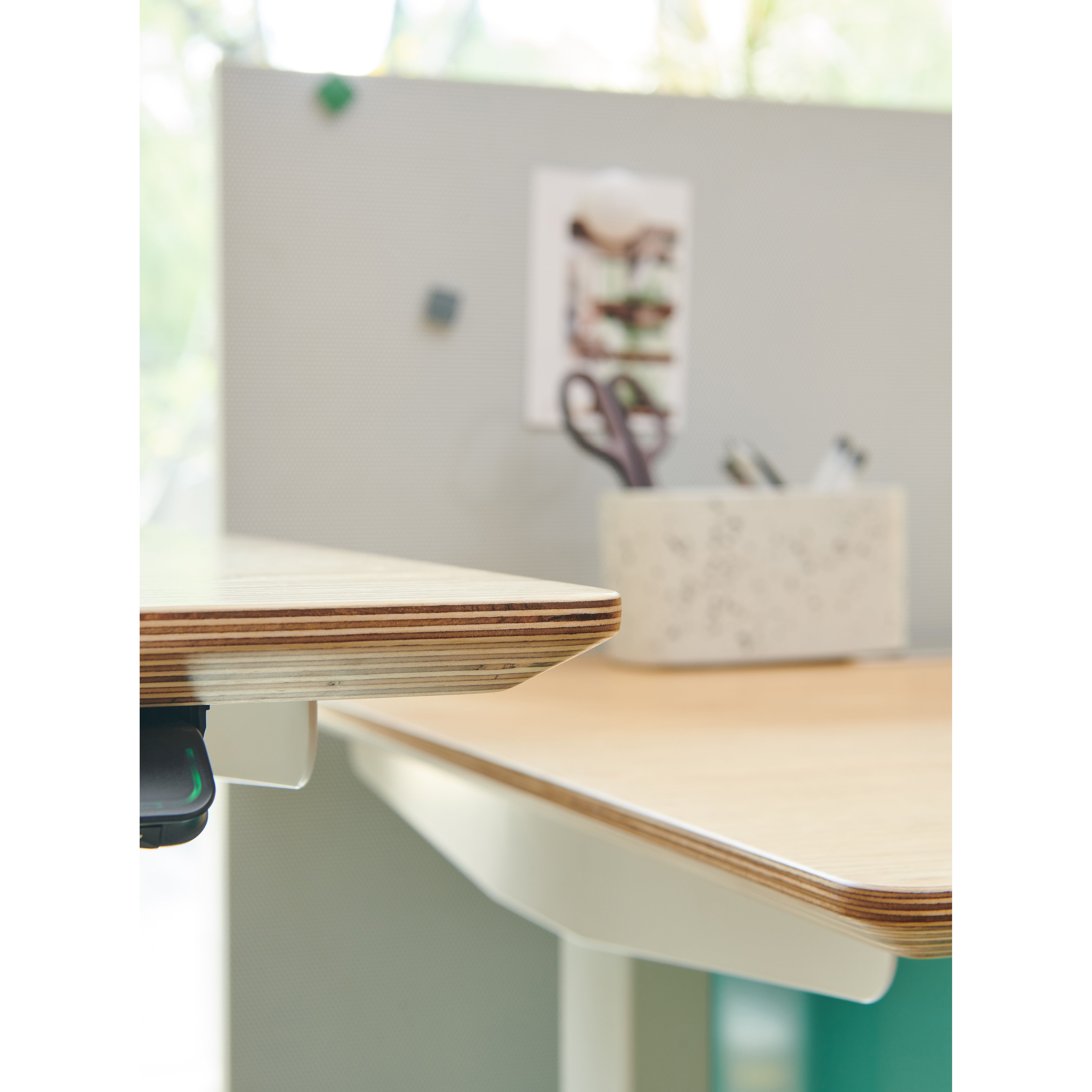 MANEXA - Height Adjustable Table