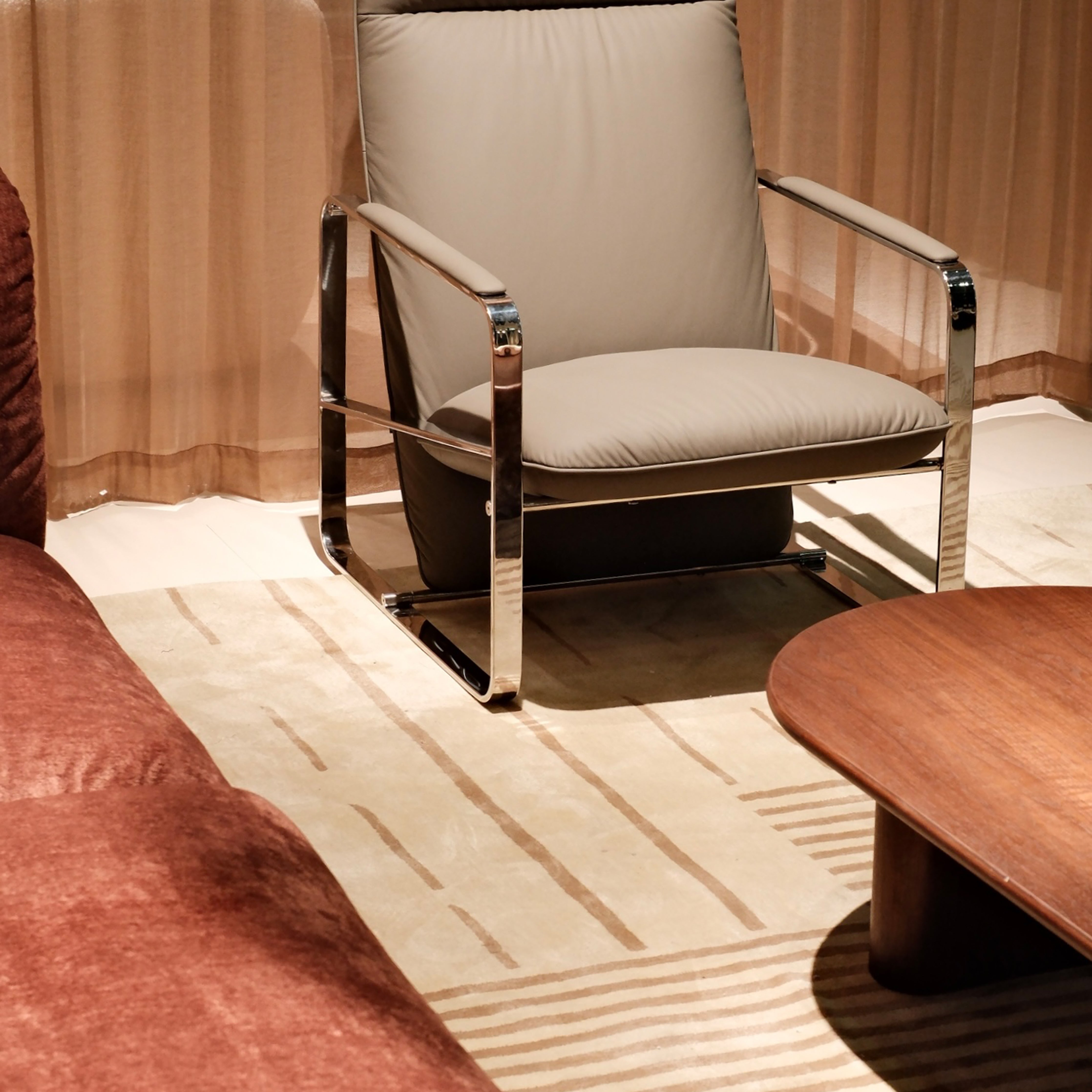 MOTIF - Lounge Chair