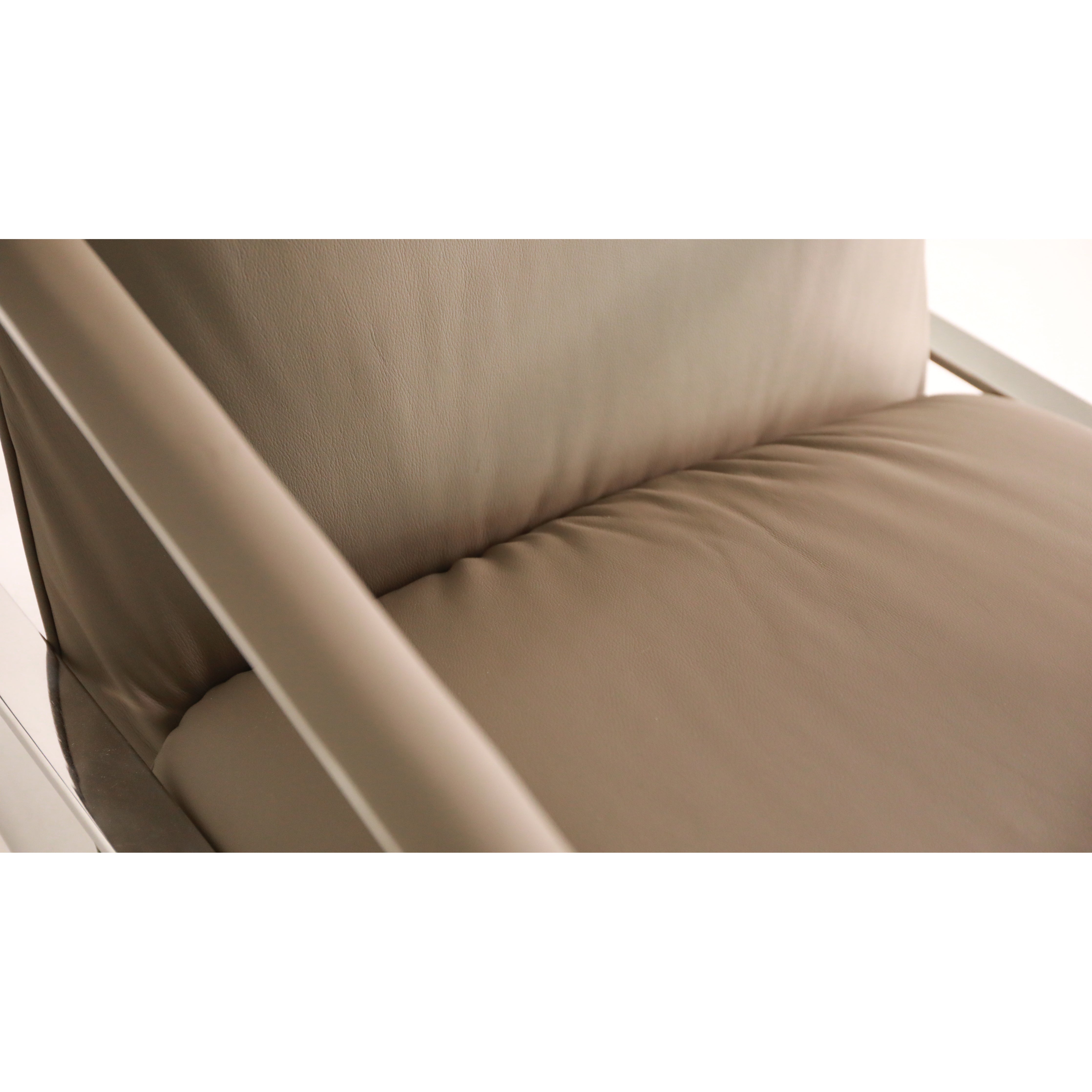 MOTIF - Lounge Chair
