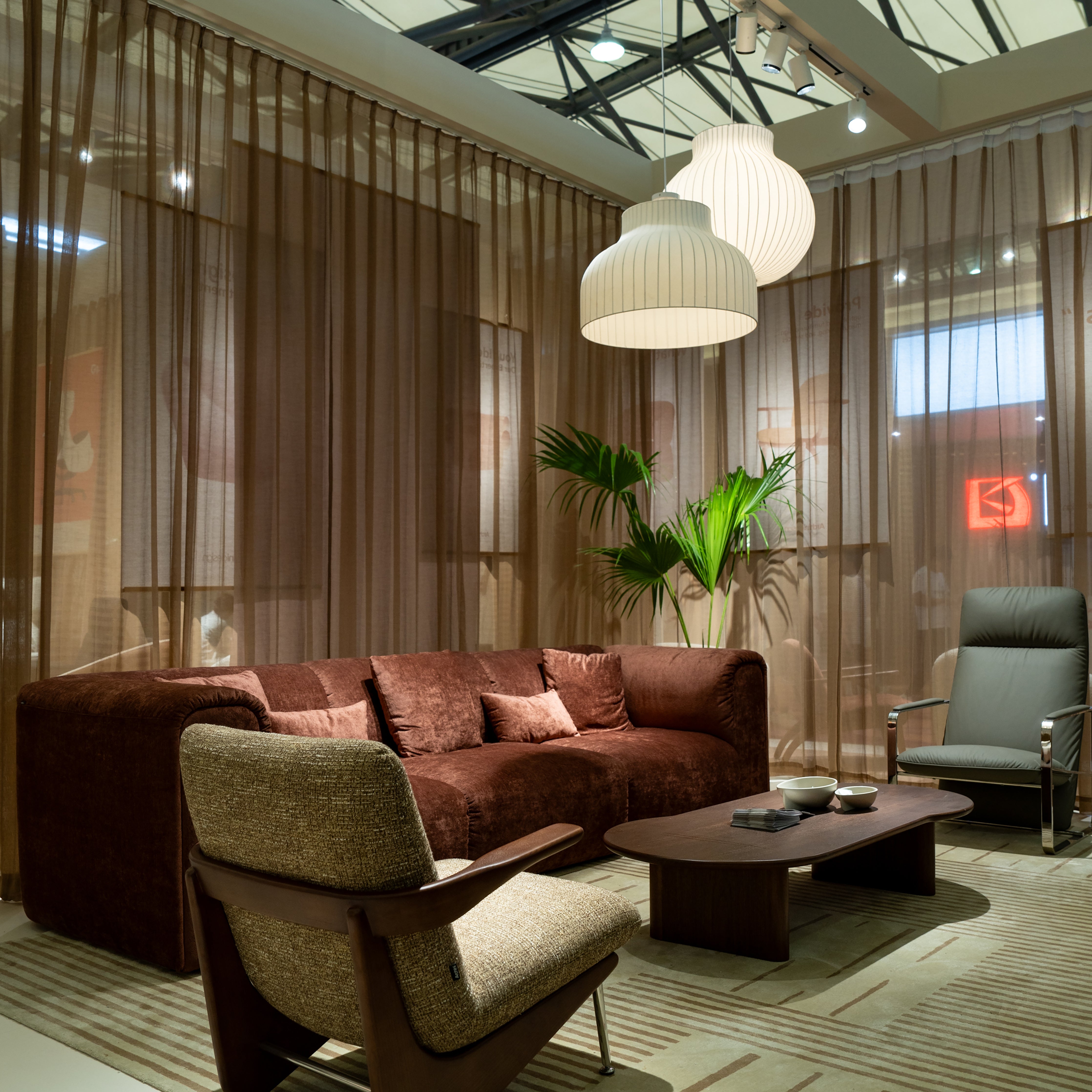 MOTIF - Lounge Chair