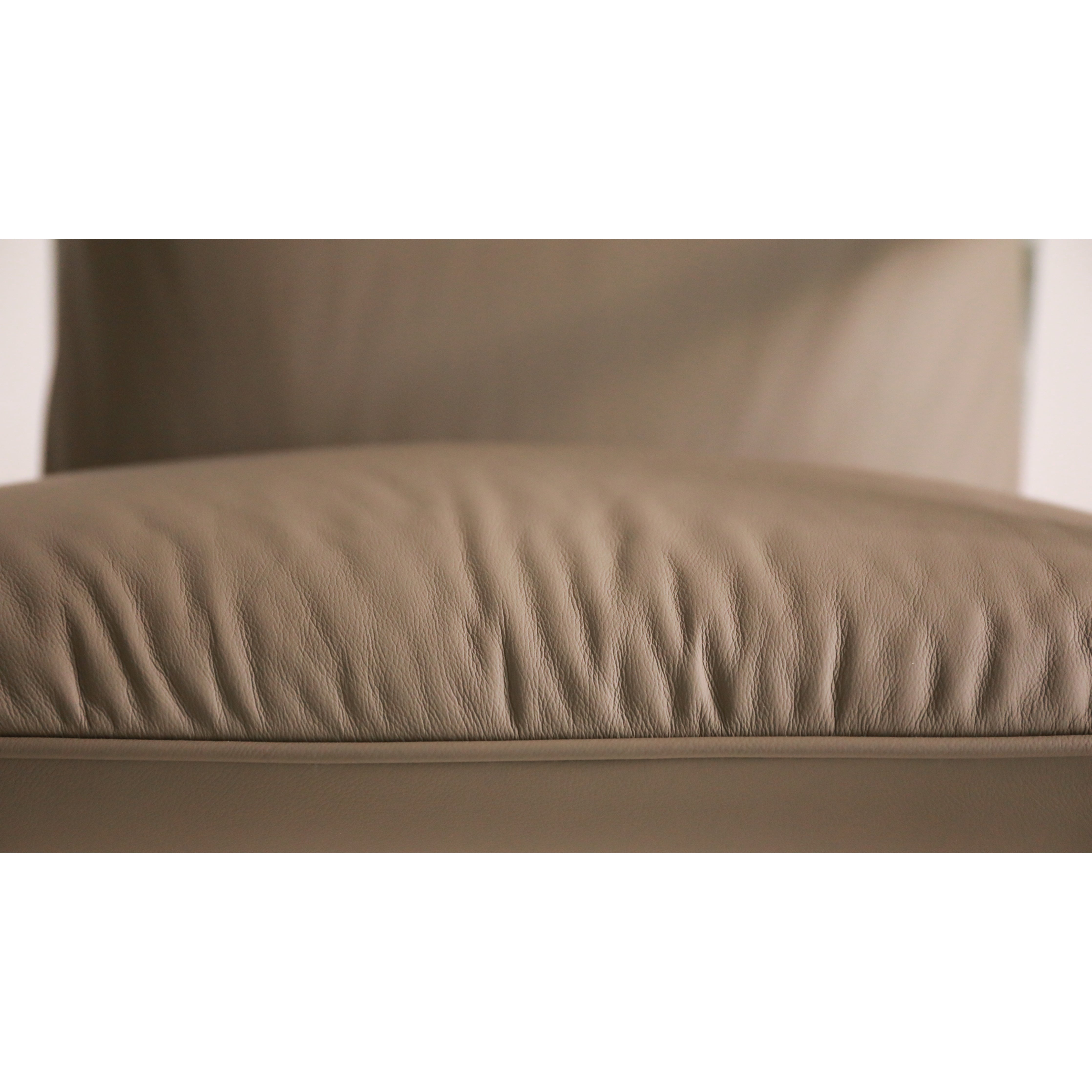 MOTIF - Lounge Chair