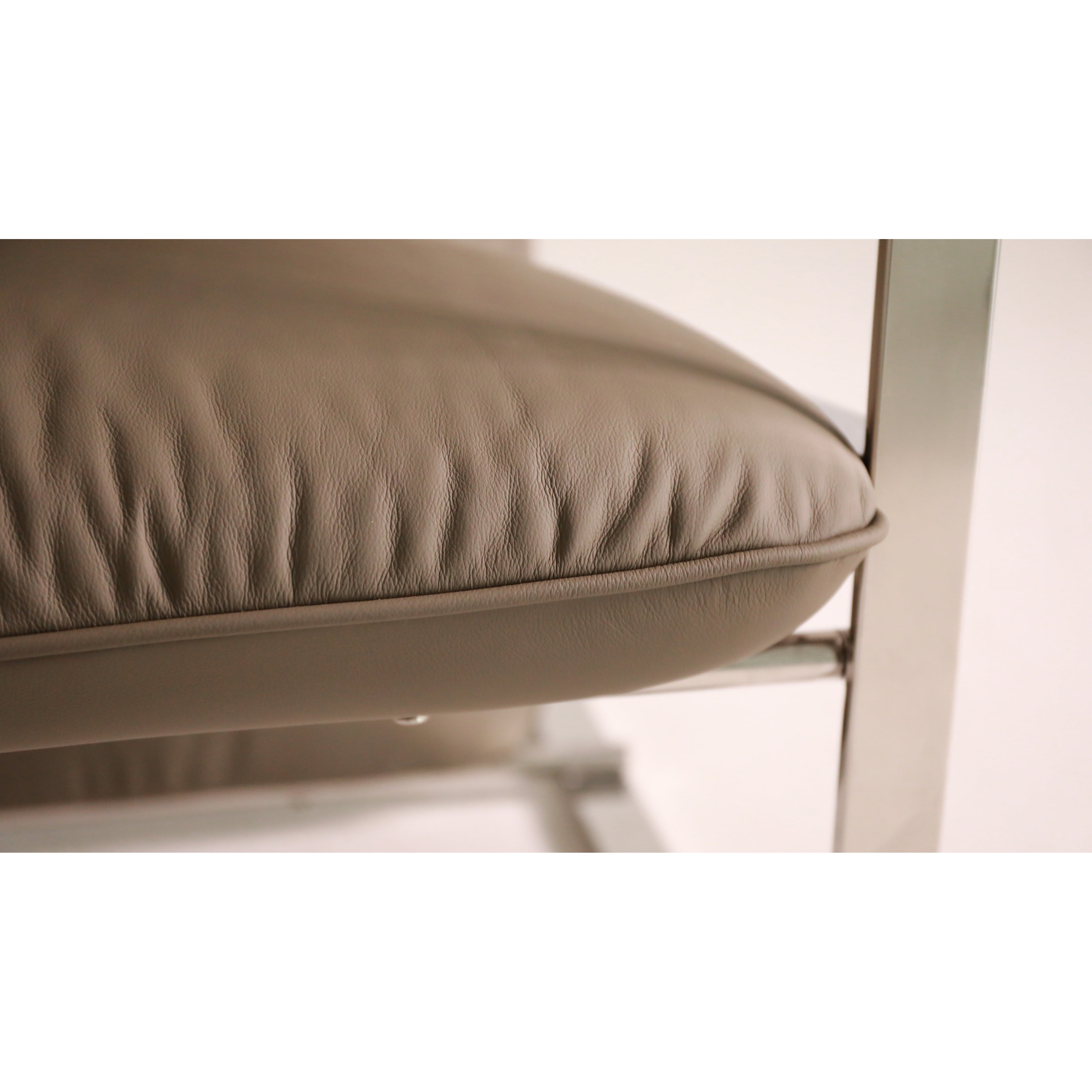MOTIF - Lounge Chair