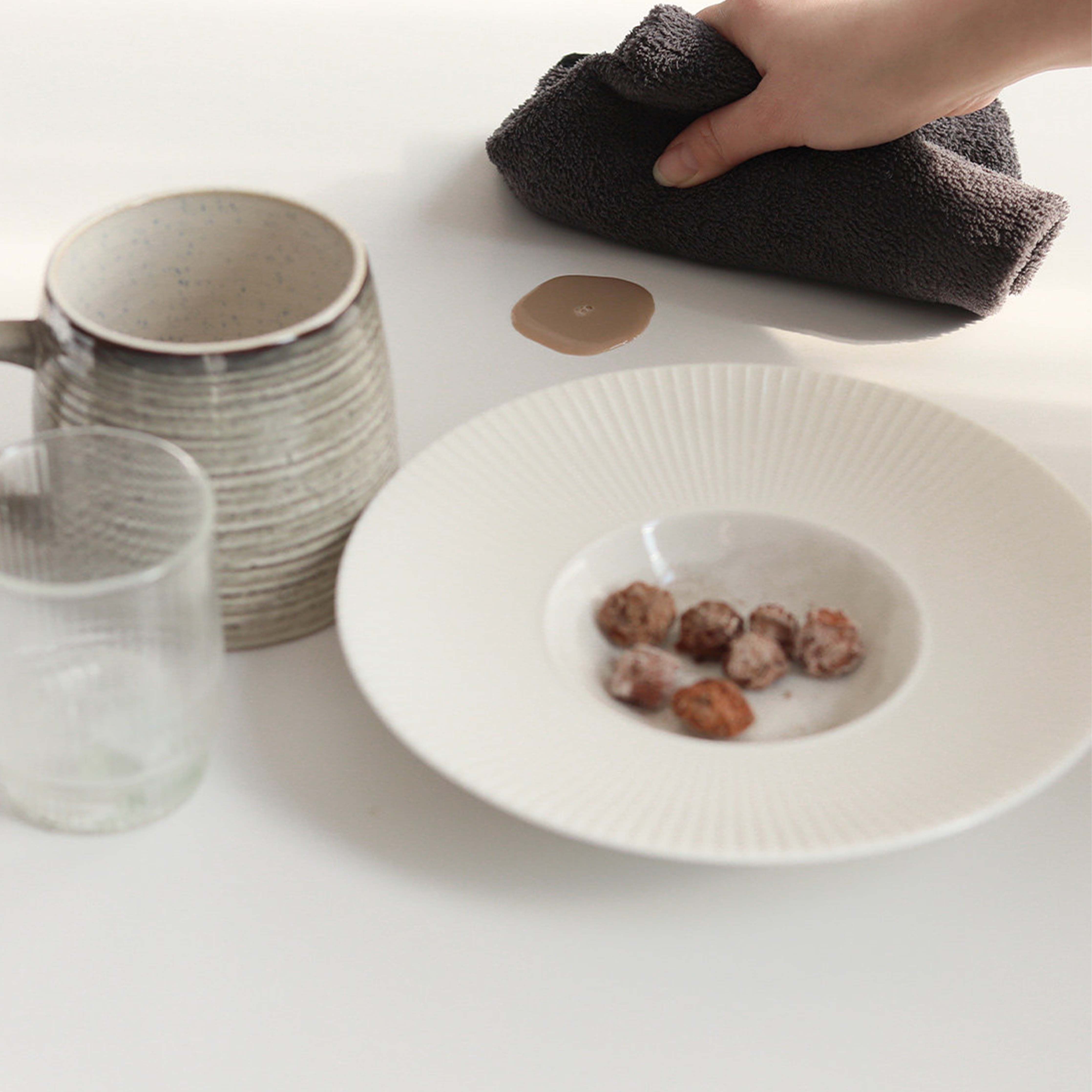 9.0 Table - Bar Table (Sintered Stone)