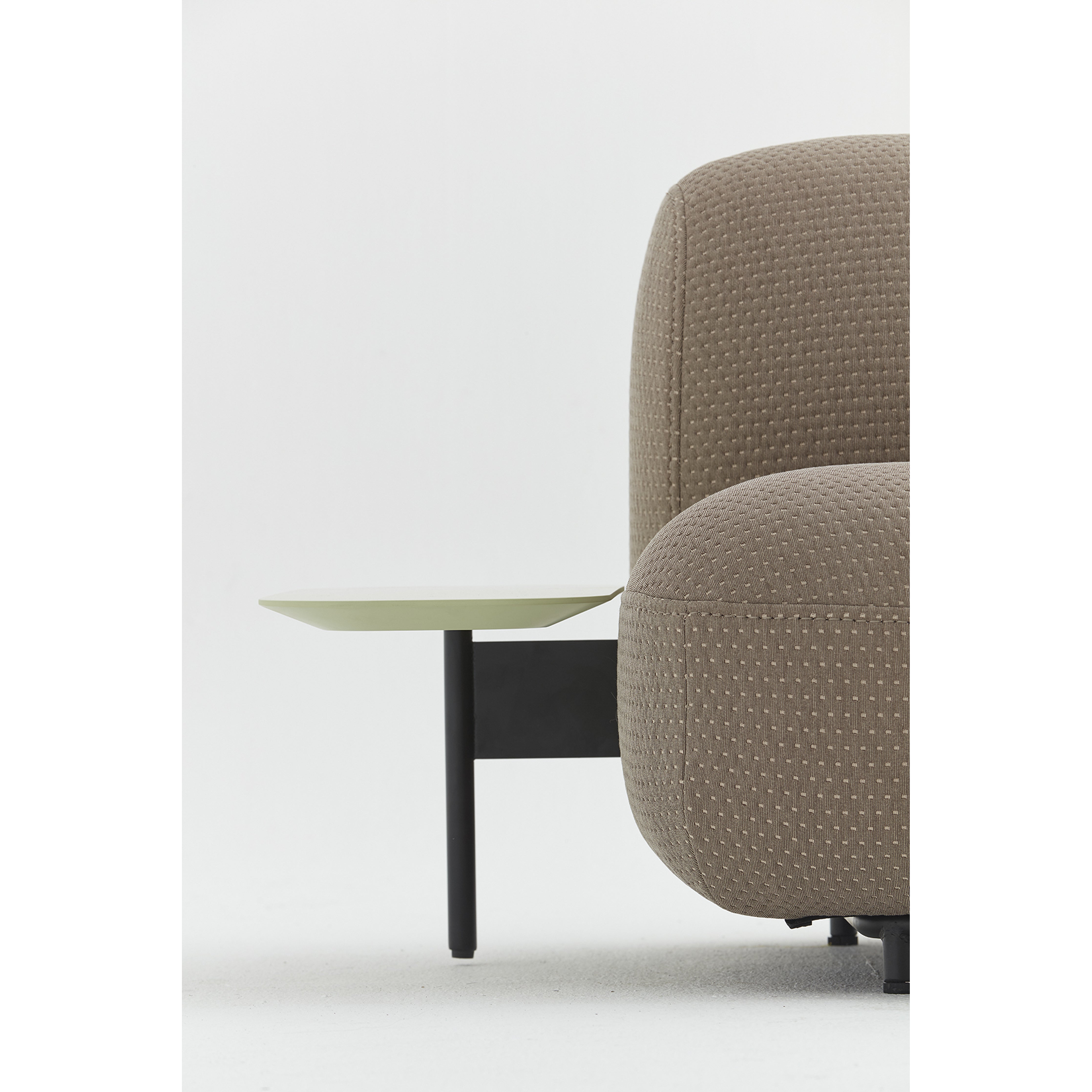 Bric - Lounge Chair