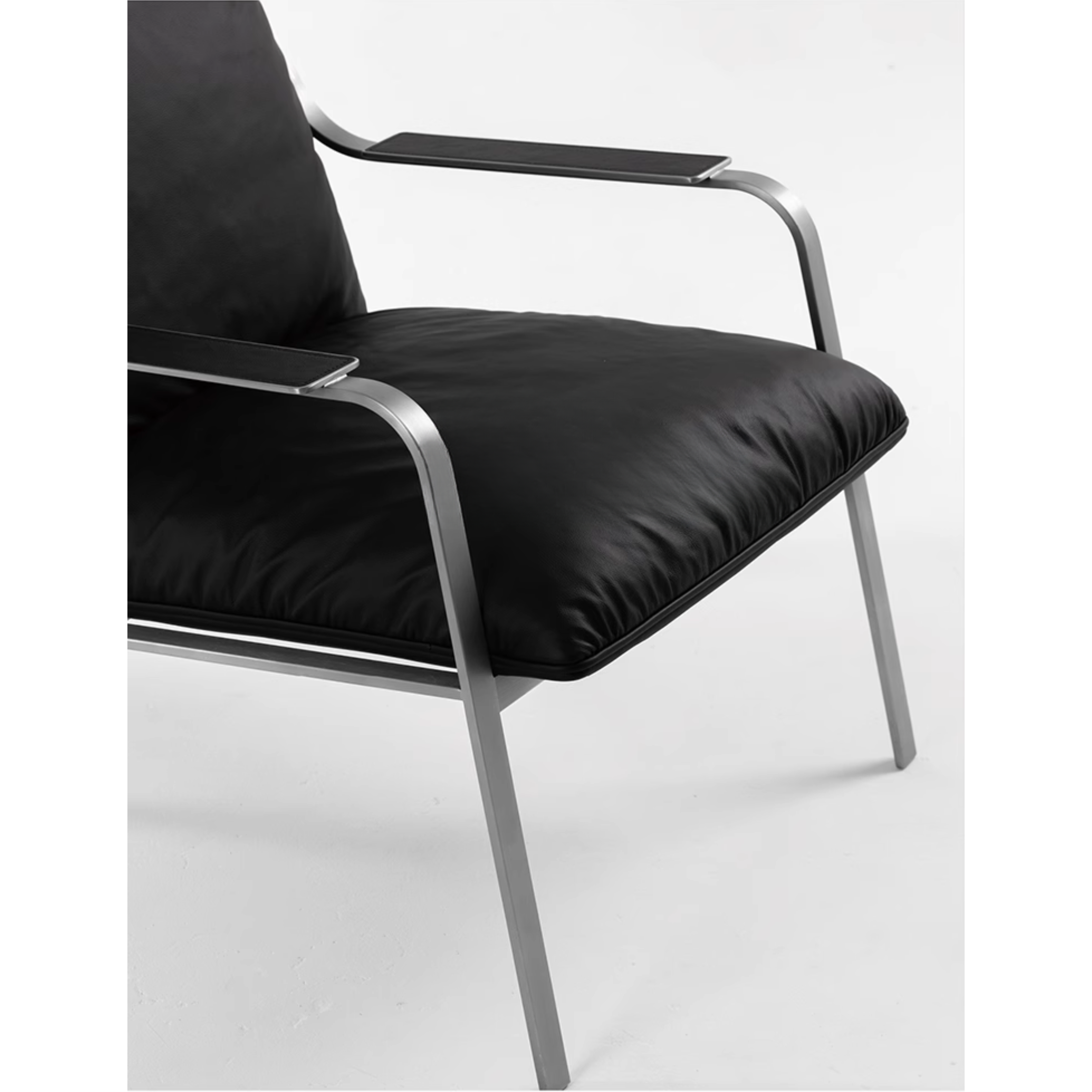 Lean - Lounge Chair (Genuine Leather)