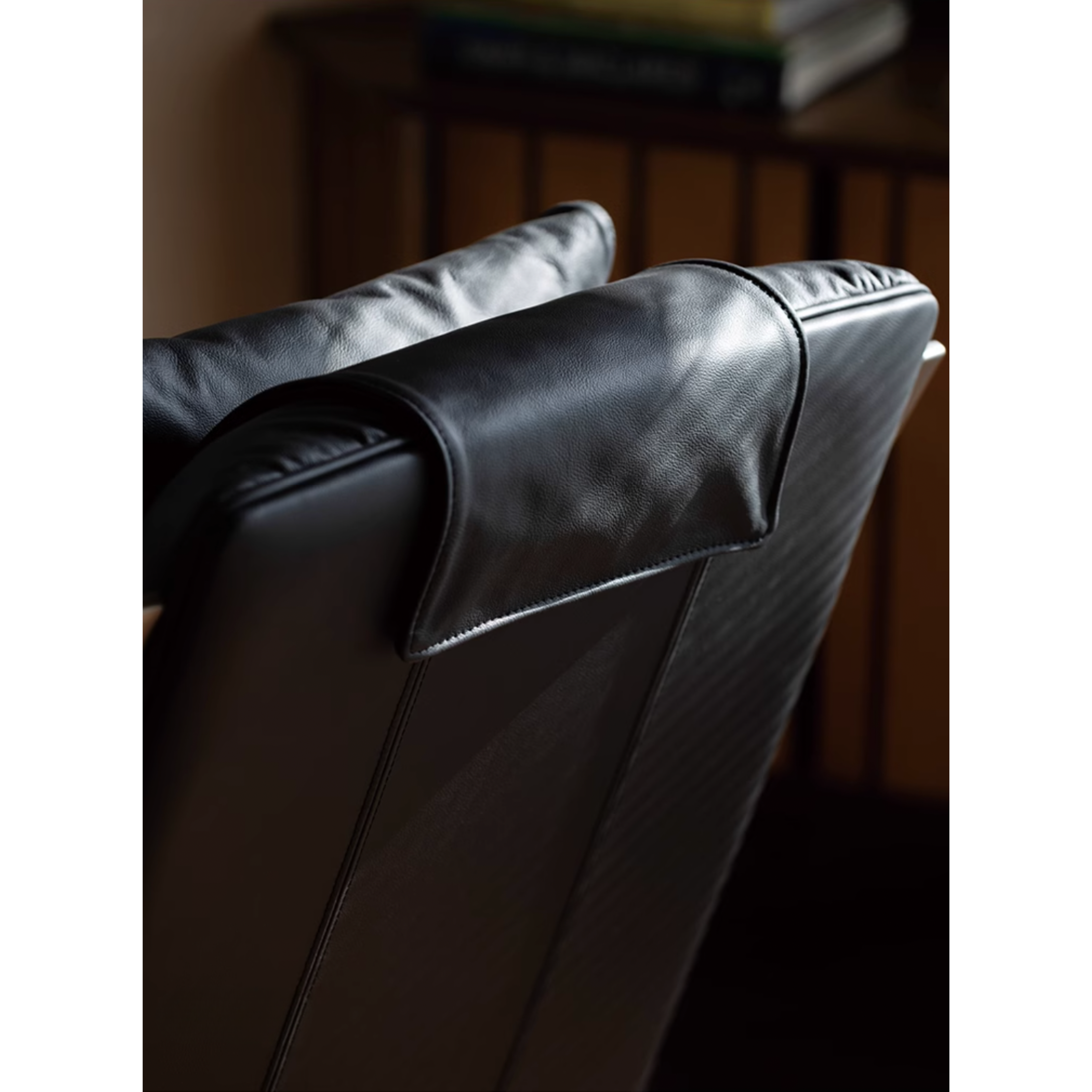 Lean - Lounge Chair (Genuine Leather)