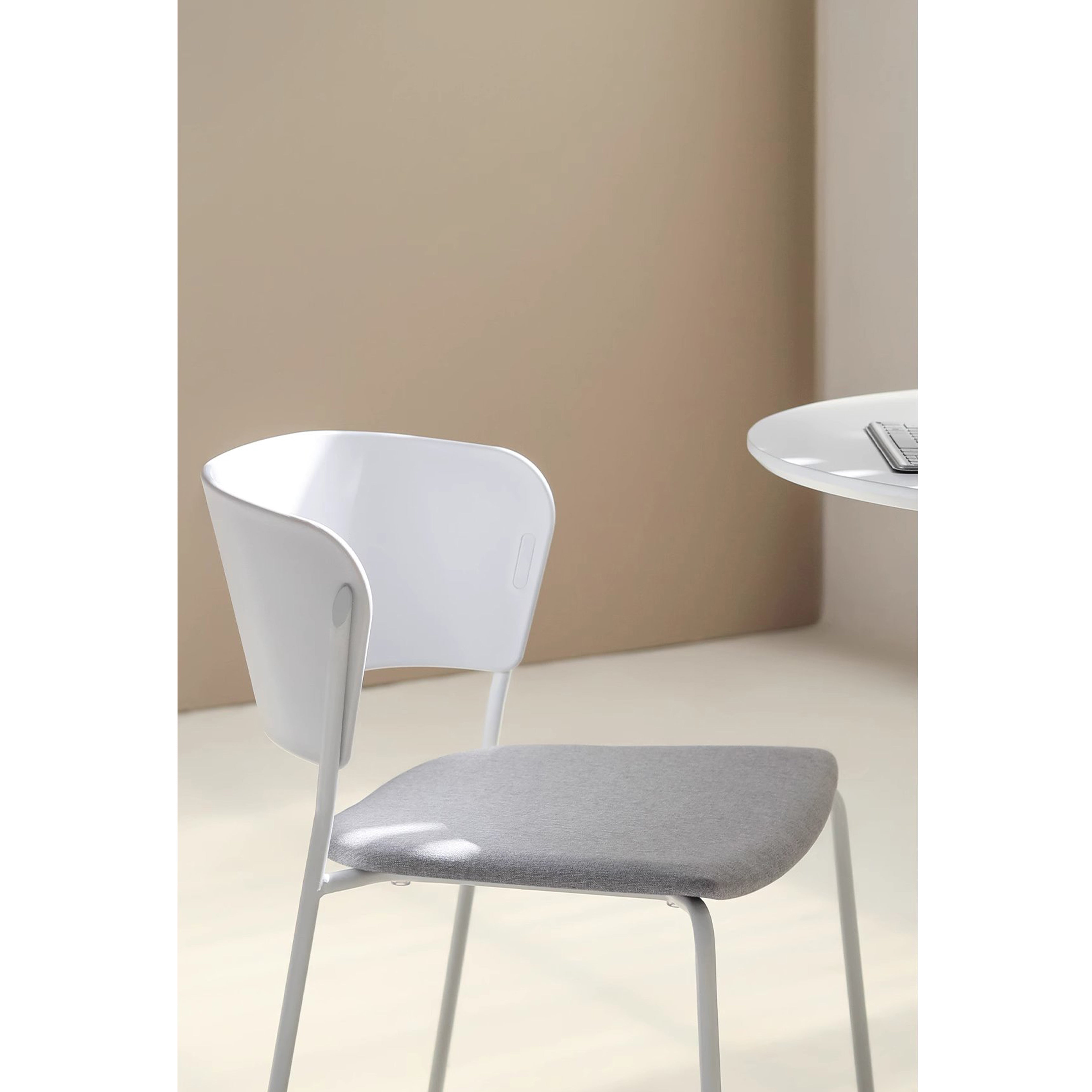 4.0 - Dining Chair (PP)