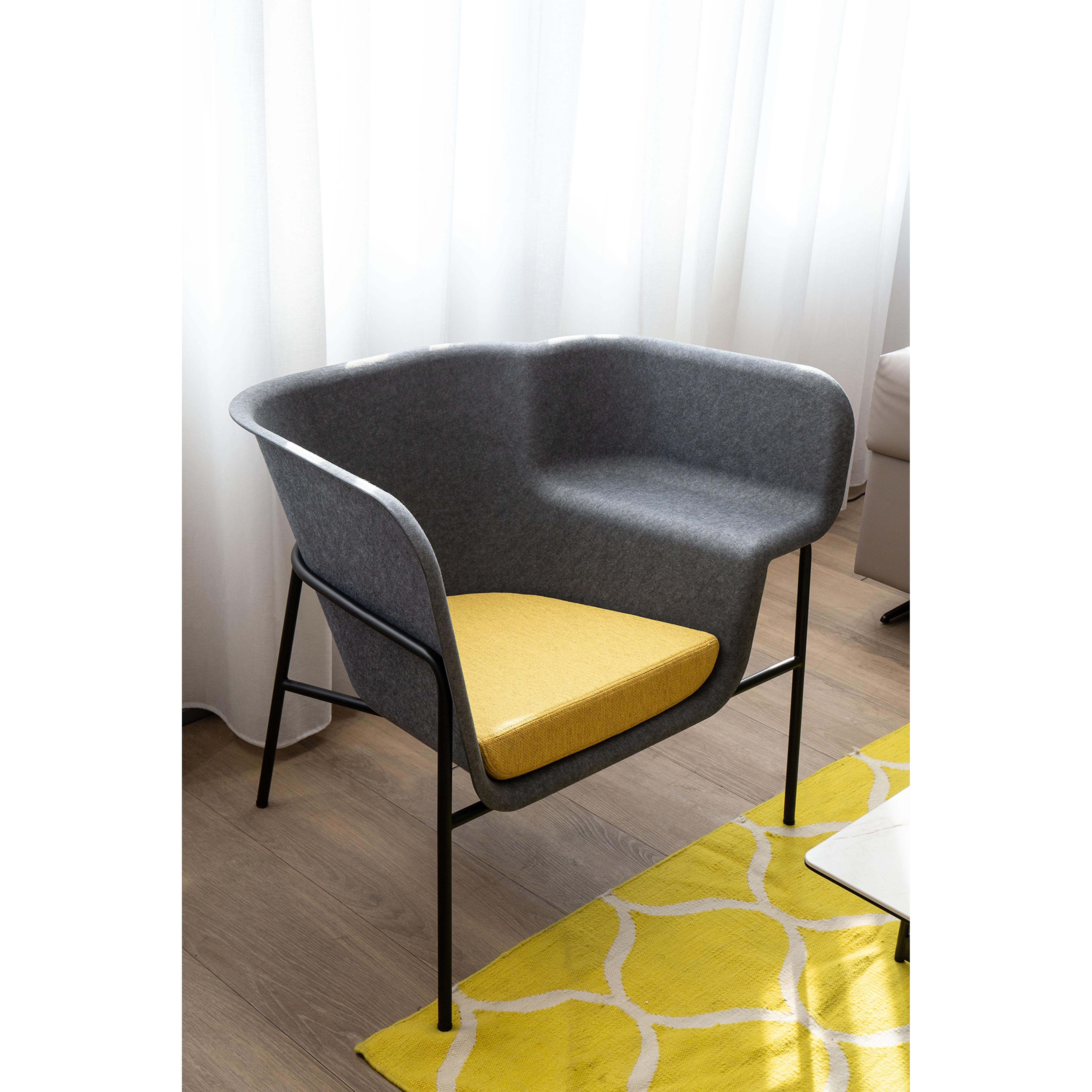 Surround - Lounge Chair