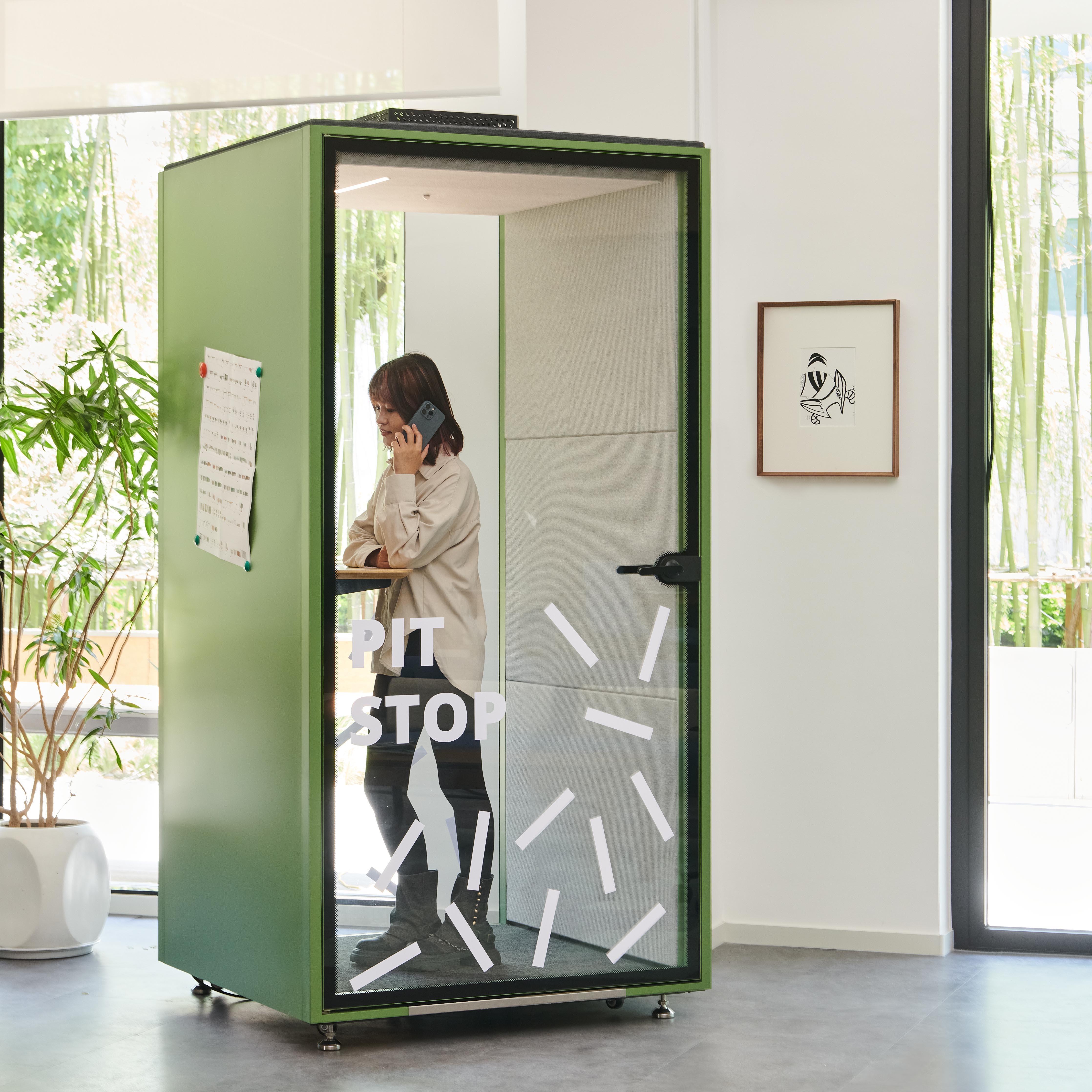 PISTRO - Telephone Booth