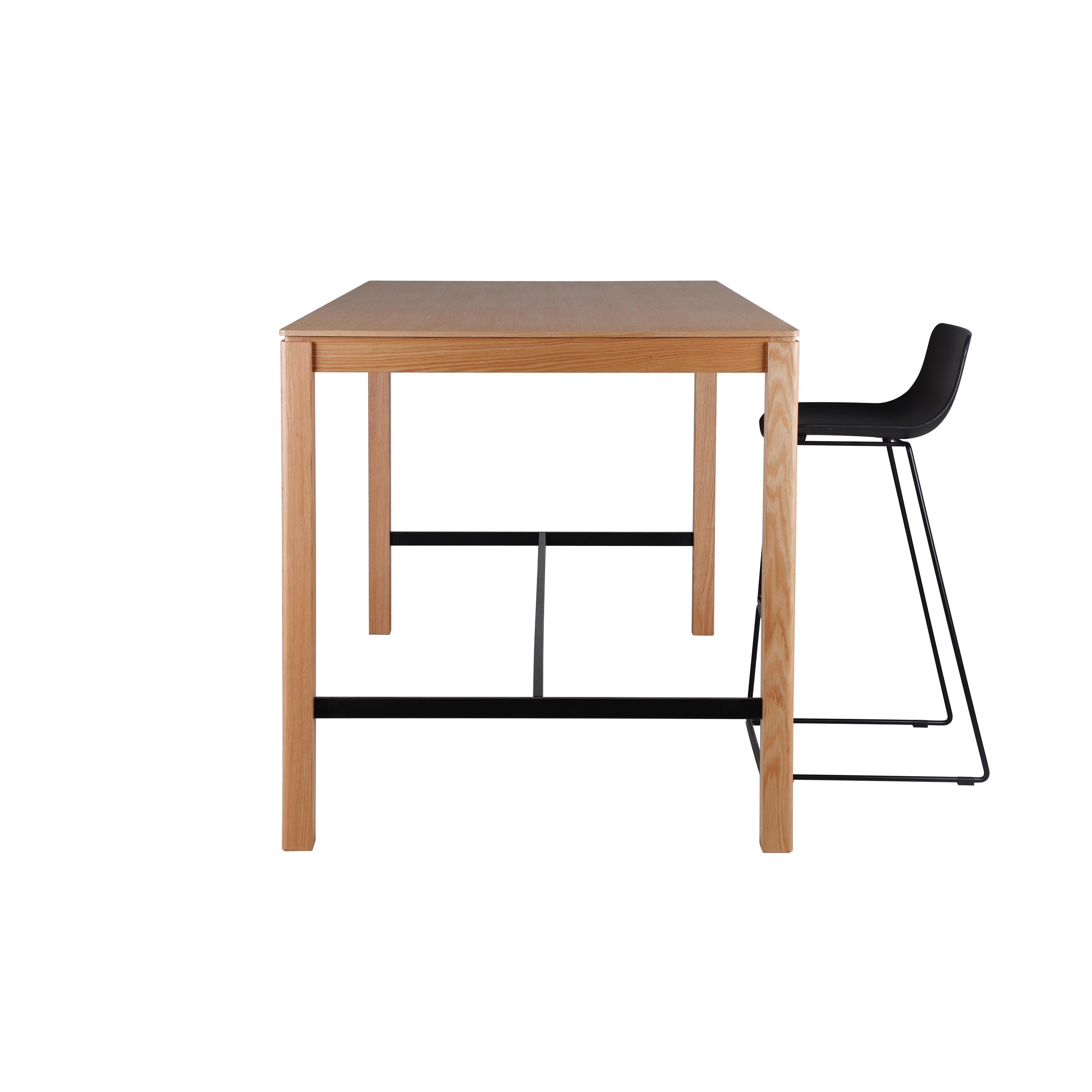 TB22 - Bar Table