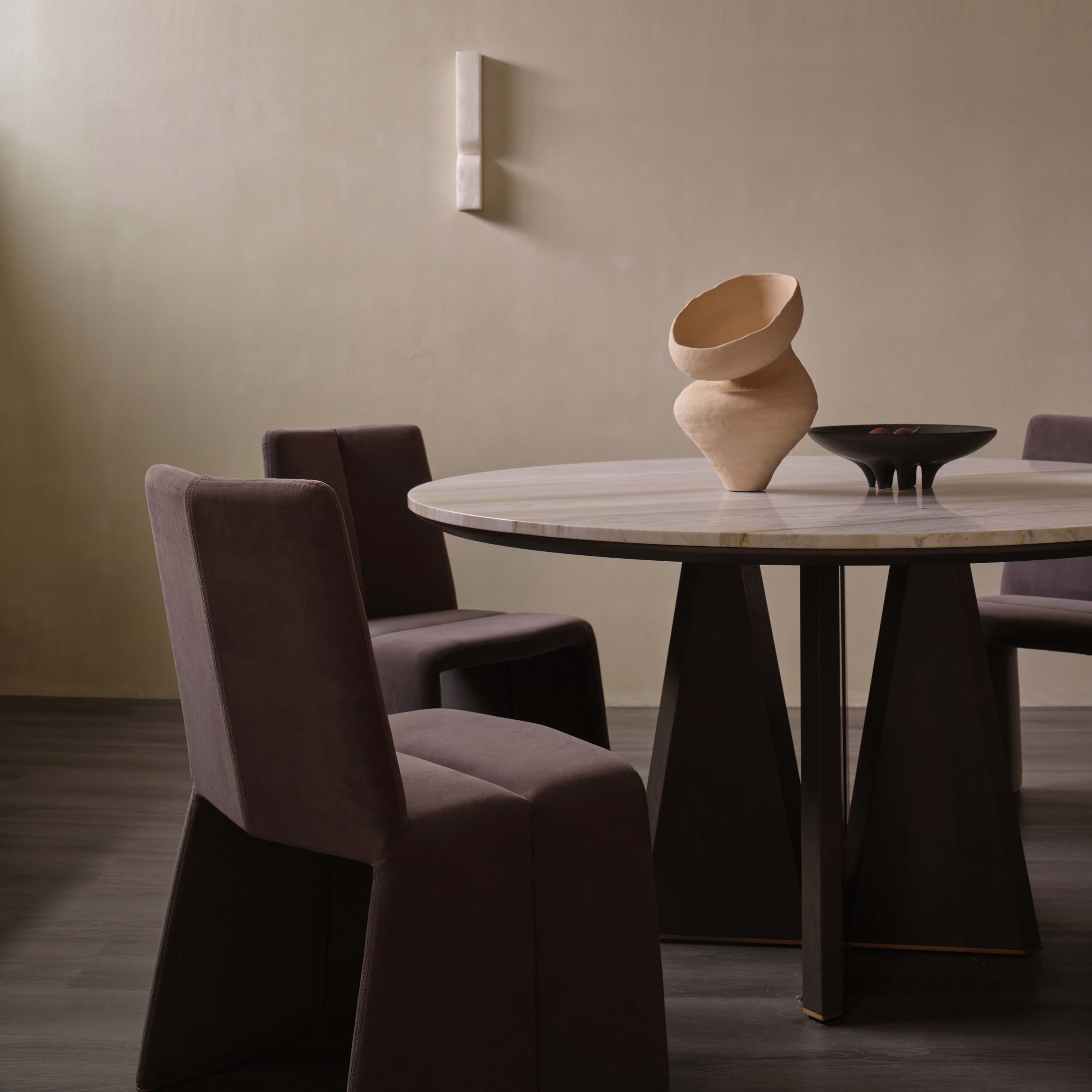 Lan - Round Dining Table