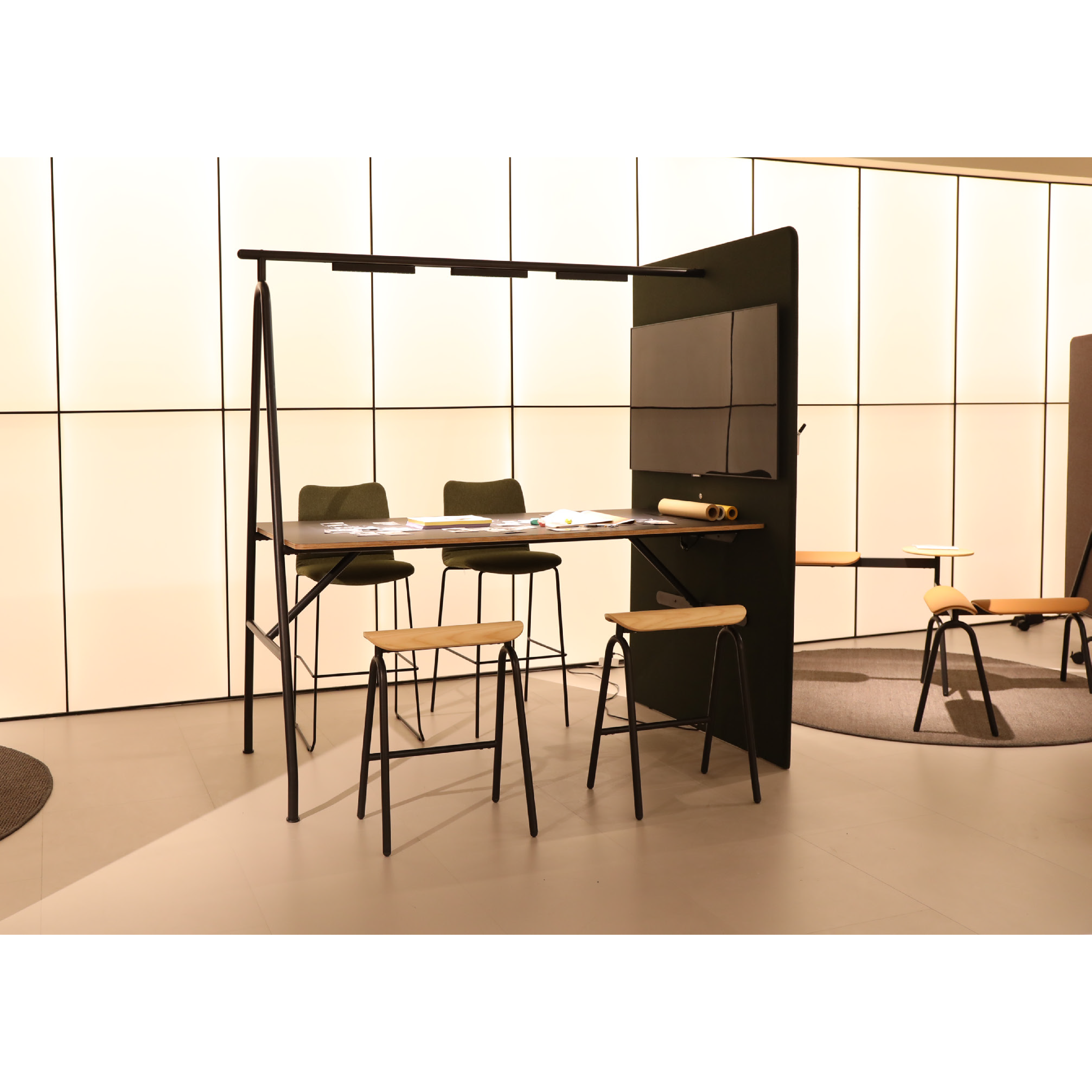 Crane - Bar Chair