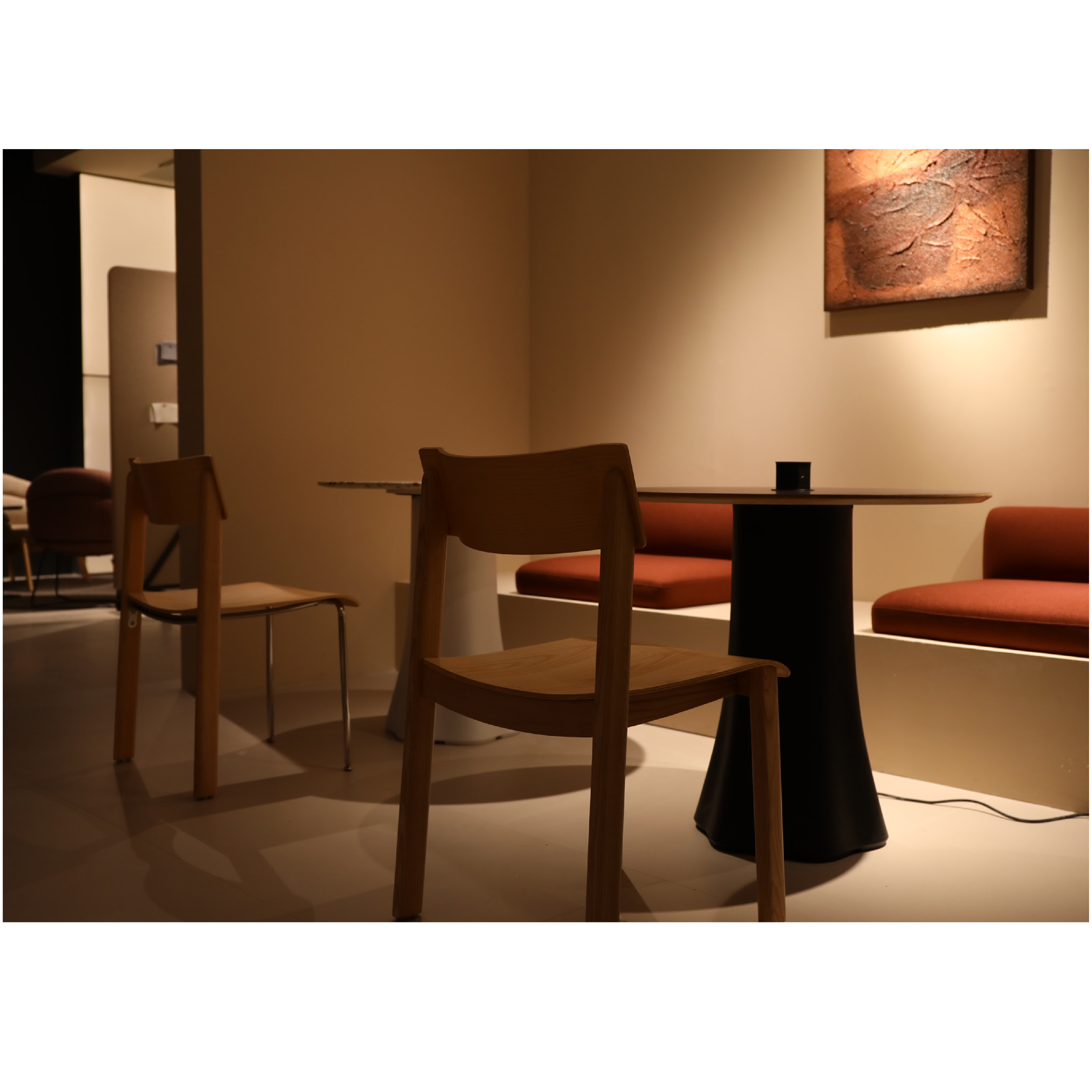 Trunk - Dining Table