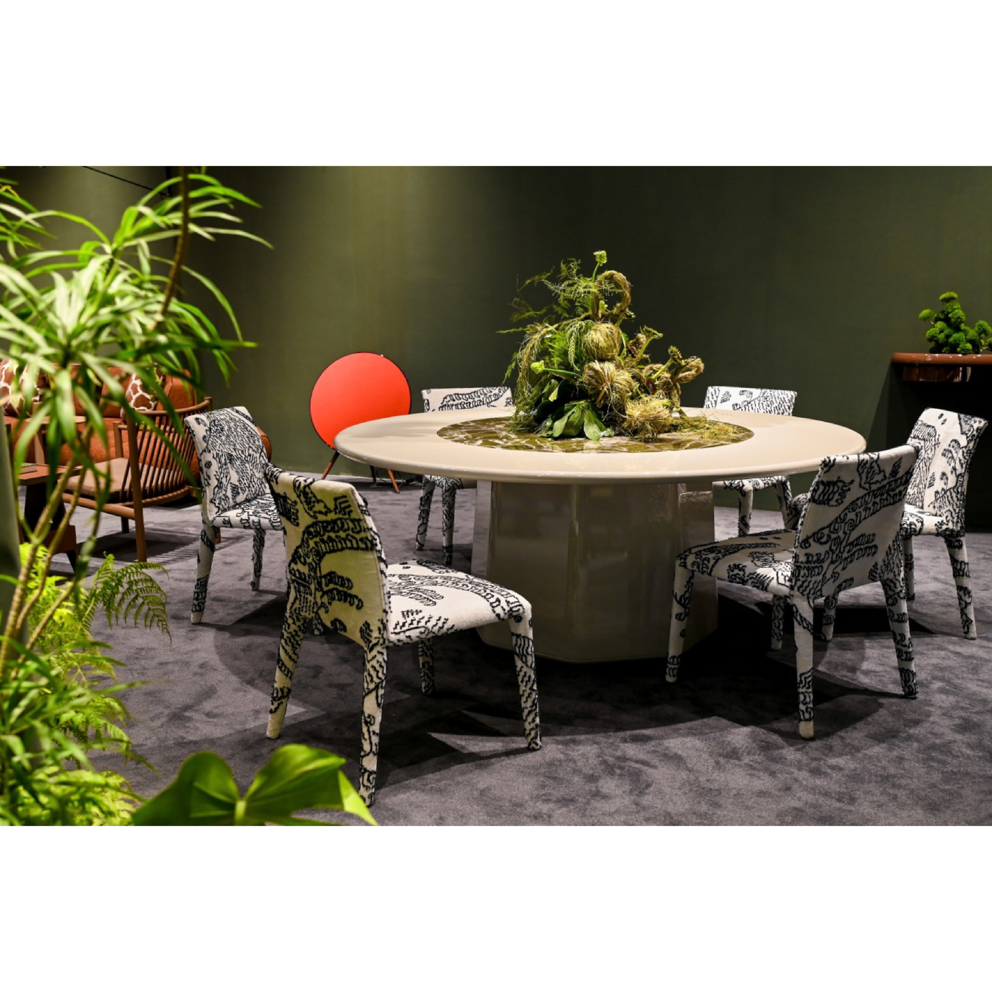 Revolve - Auto Swivel Dining Table
