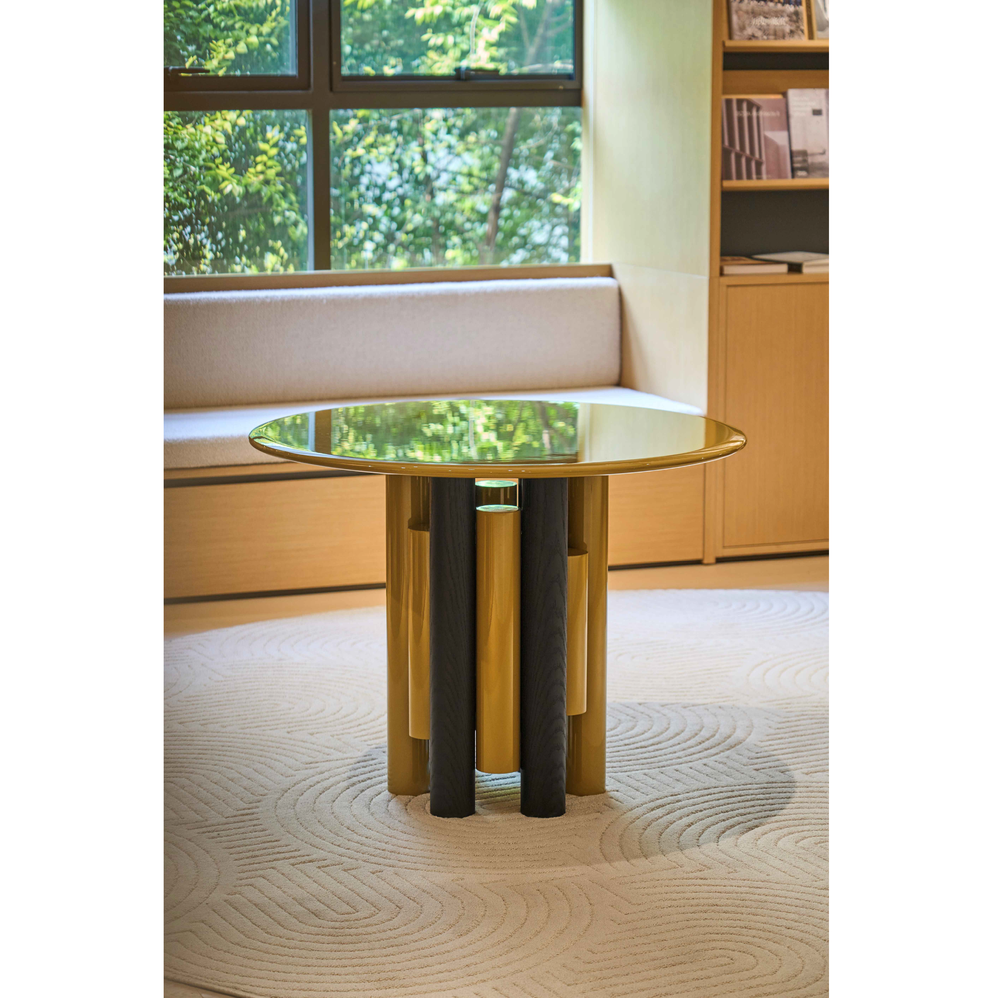 Pillar Bliss - Round Dining Table