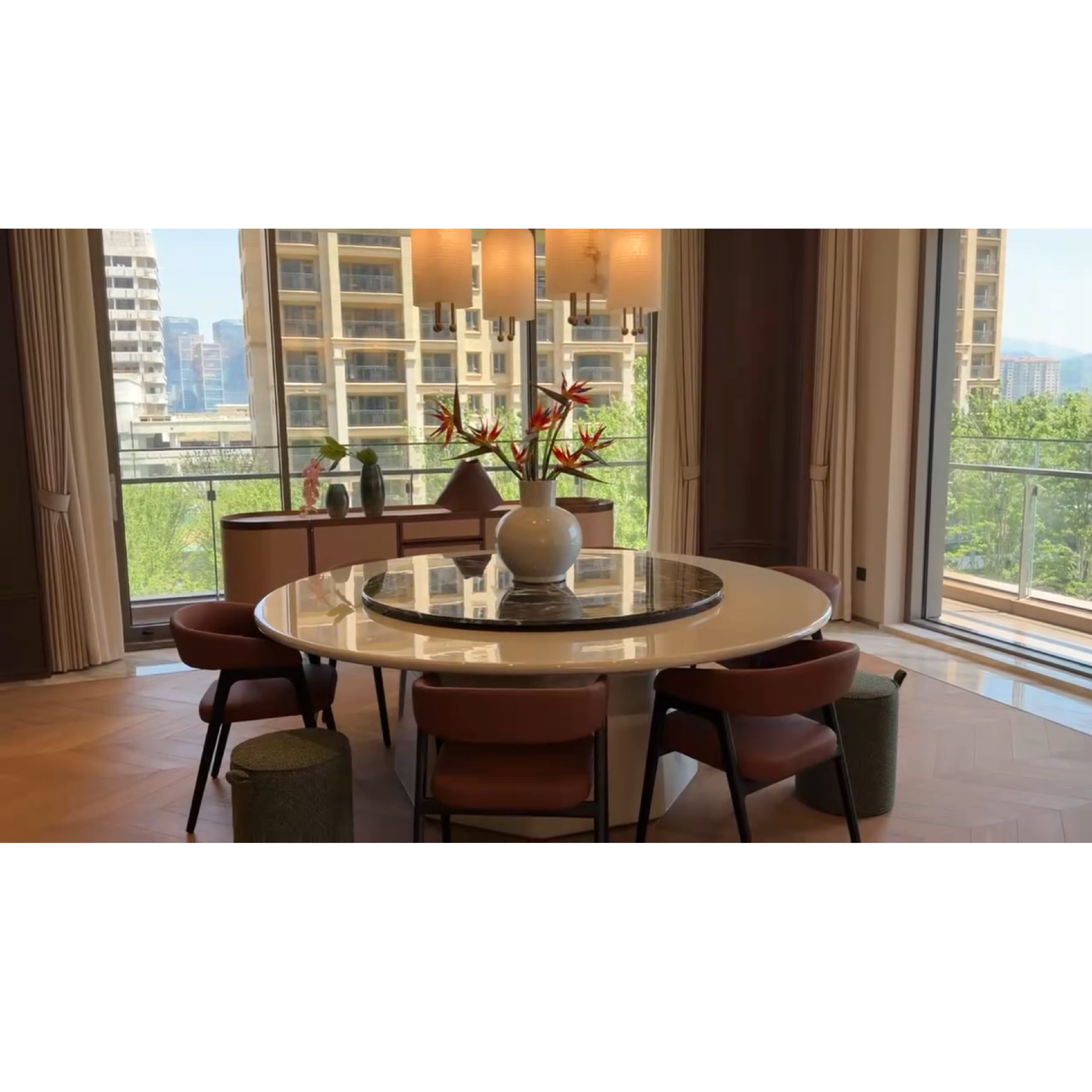 Revolve - Auto Swivel Dining Table