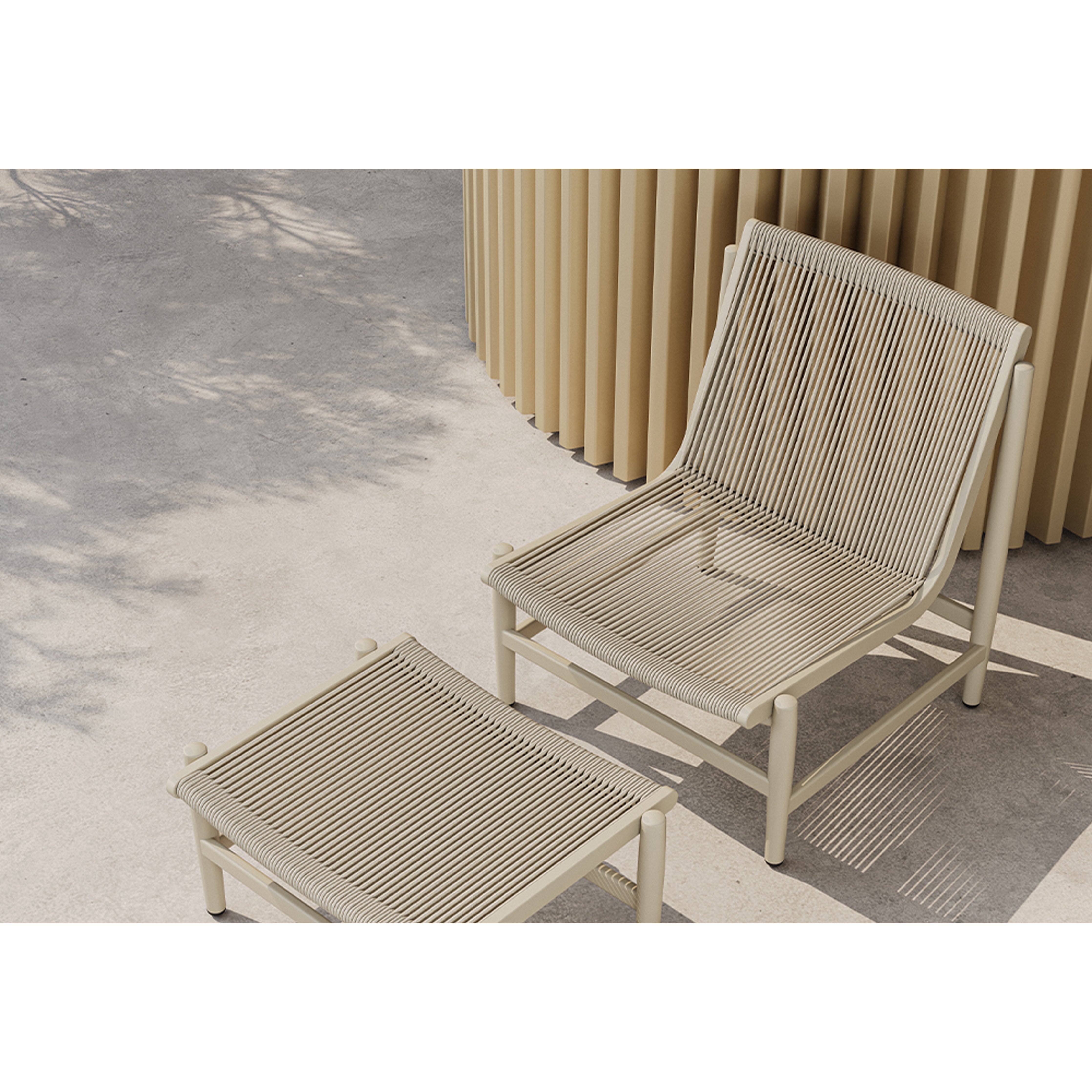 String - Outdoor Lounge Chair