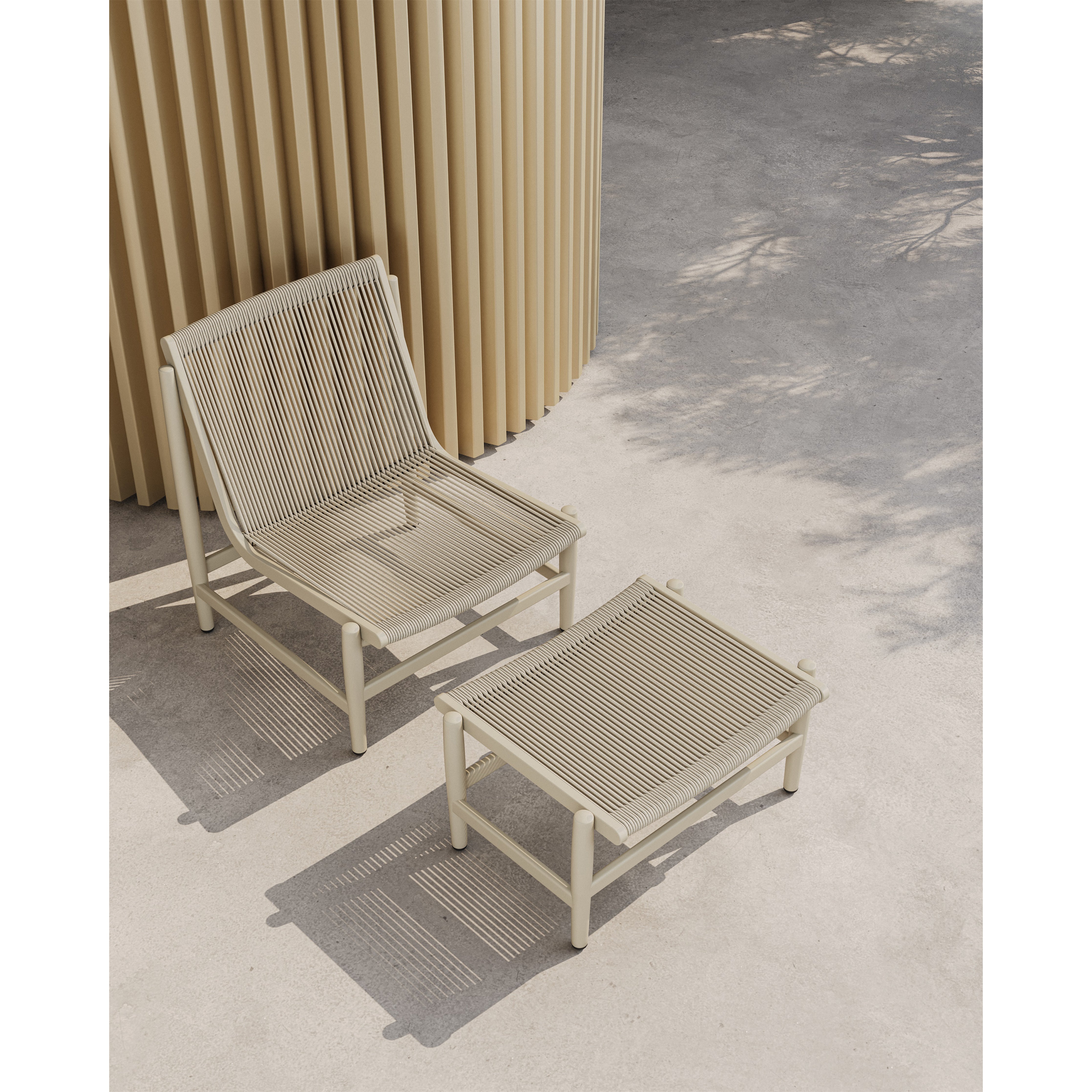 String - Outdoor Lounge Chair